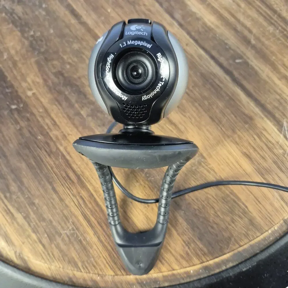 Logitech 1:3 Megapixel External USB Webcam - Picture 3 of 10